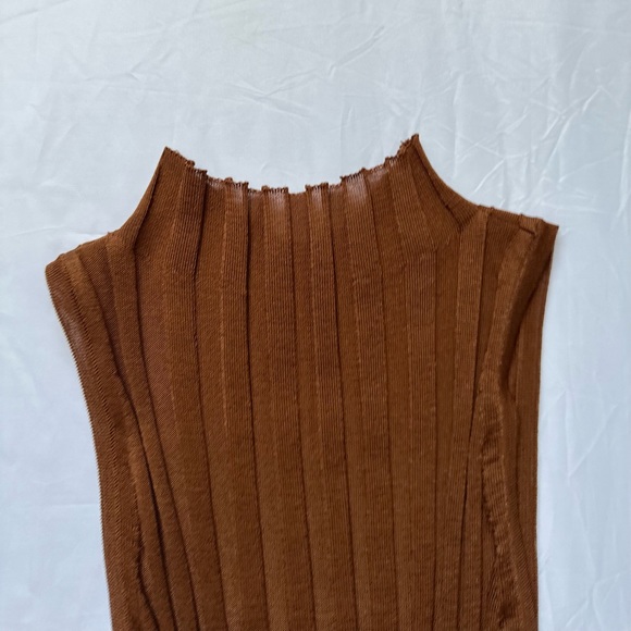 LVIR Brown Turtleneck Rayon Tank Top Size Small SSENSE - Picture 8 of 10